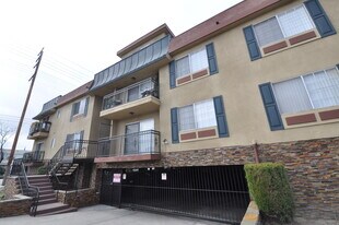 6401 Riverton Ave, Unit 201 in Los Angeles, CA - Building Photo