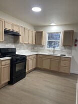 84 Seabreeze Way in Keansburg, NJ - Building Photo