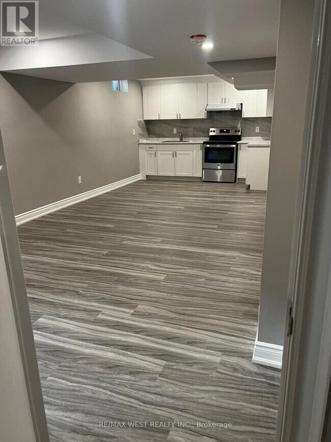 12 Yellow Avens Blvd in Brampton, ON - Building Photo - Building Photo