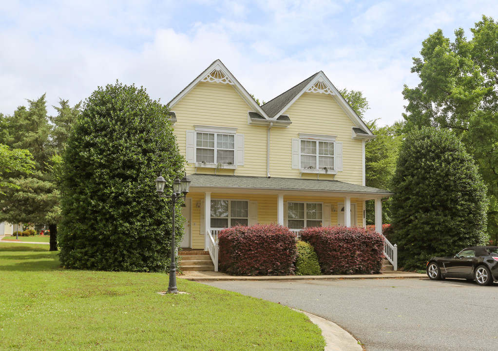 Cloverdale Village in Concord, NC - Building Photo