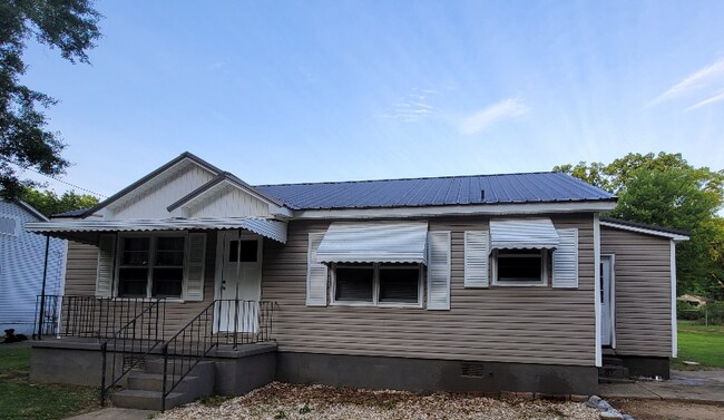 613 Hill St in Weaver, AL - Building Photo - Building Photo