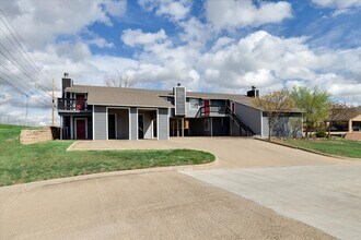 4033 NW Ozmun Ave in Lawton, OK - Building Photo - Building Photo