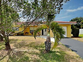 7608 NW 43rd Ct in Coral Springs, FL - Building Photo