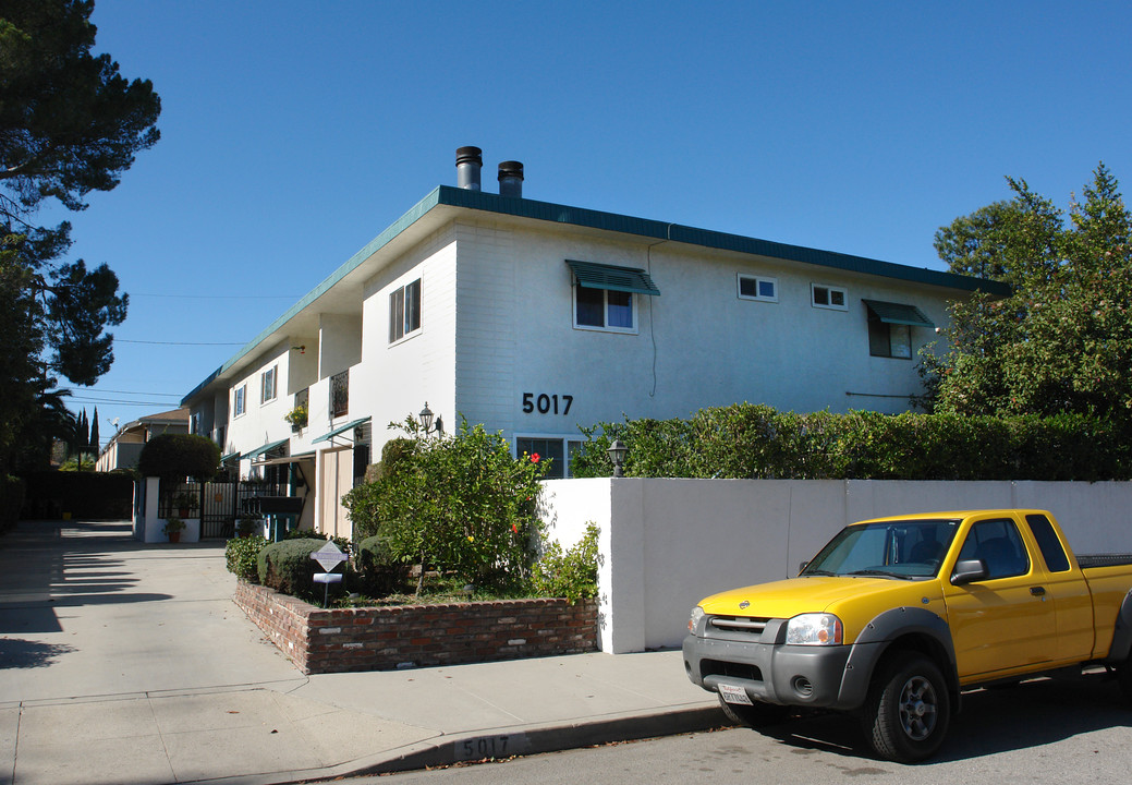 5017 Cartwright Ave in North Hollywood, CA - Building Photo