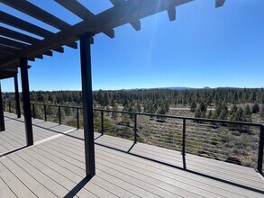 19135 Gateway Loop in Bend, OR - Building Photo - Building Photo