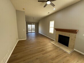 410 Trent Ct in Lawrence, KS - Building Photo - Building Photo