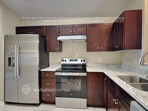 7436 Oxford Garden Cir in Apollo Beach, FL - Building Photo - Building Photo