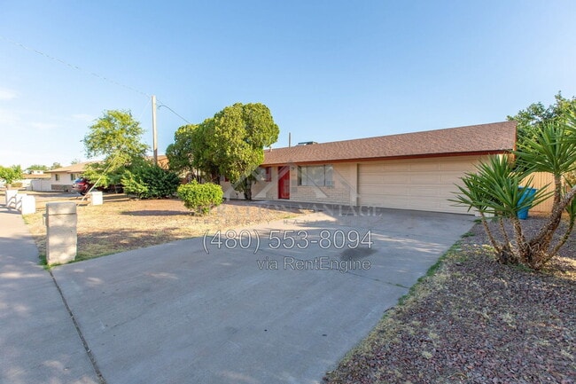property at 2533 E Blanche Dr