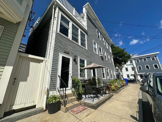 332 Bunker Hill St, Unit 3