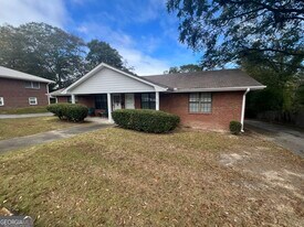 982 Locust Dr NE in Conyers, GA - Building Photo