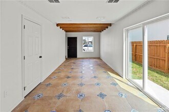 9 Karen Dr in Alton, TX - Building Photo - Building Photo