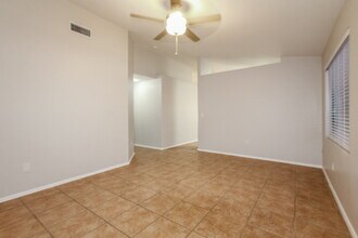 2030 E Wahalla Ln in Phoenix, AZ - Building Photo - Building Photo