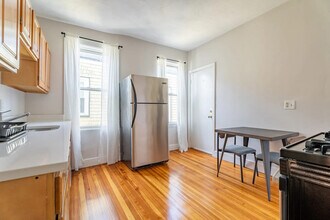 29 Edison Grn, Unit 3T in Boston, MA - Foto de edificio - Building Photo