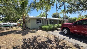 1401-1405 NE 21st St in Wilton Manors, FL - Building Photo