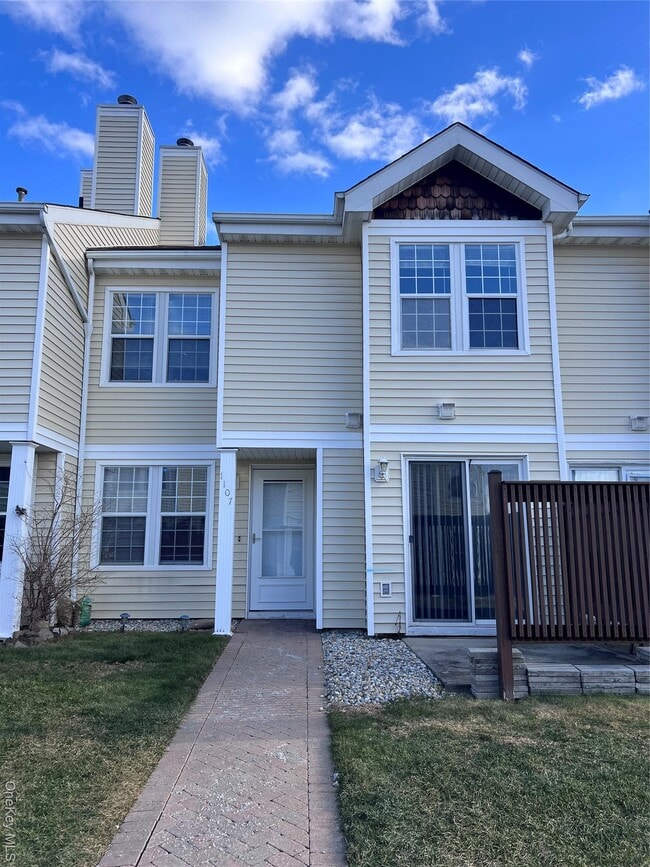 property at 1107 Whispering Hills Dr