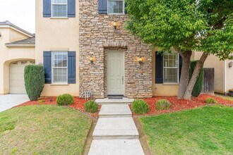 1747 Hughes Ave in Clovis, CA - Building Photo - Building Photo