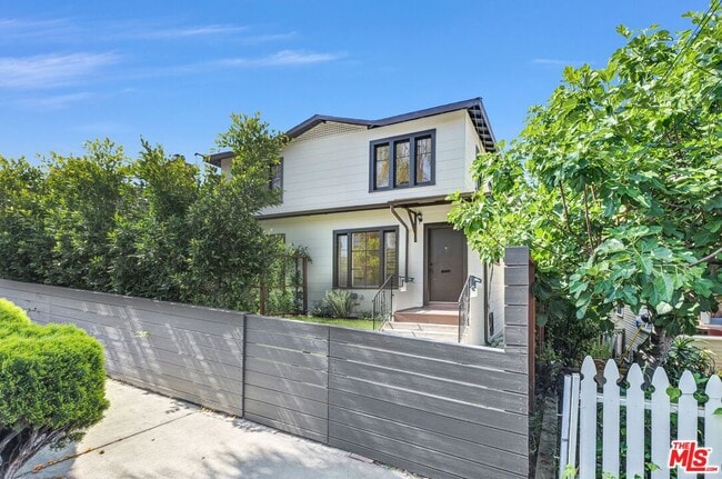 property at 1448 Calumet Ave