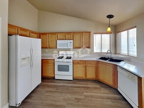 9563 Lavarun Ct in Las Vegas, NV - Building Photo - Building Photo