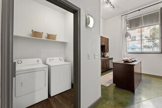 Elle West Ave in Austin, TX - Building Photo - Building Photo
