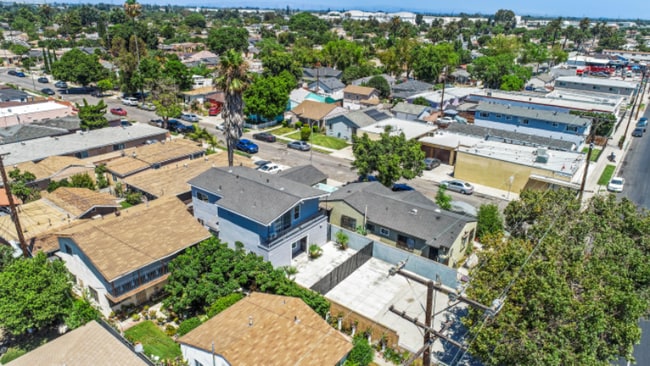 1337 E South St in Long Beach, CA - Building Photo - Building Photo