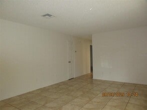 833 Florida Pkwy in Kissimmee, FL - Building Photo - Building Photo