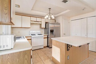 2810 Grants Lake Blvd in Sugar Land, TX - Building Photo