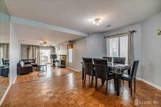 2102 Amanda Ct in Piscataway, NJ - Building Photo - Building Photo