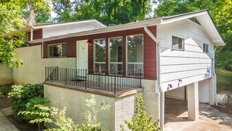 204 Valley View Ave in Red Bank, TN - Building Photo