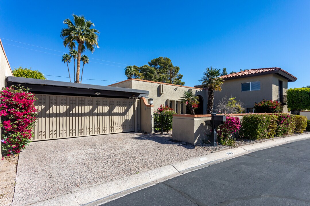 1534 E Solano Dr in Phoenix, AZ - Foto de edificio