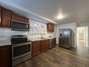 809 S 10th St in Allentown, PA - Building Photo - Building Photo