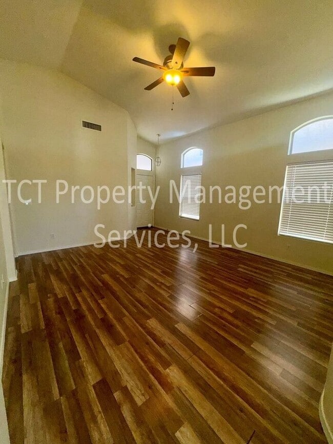 10529 W Almeria Rd in Avondale, AZ - Building Photo - Building Photo