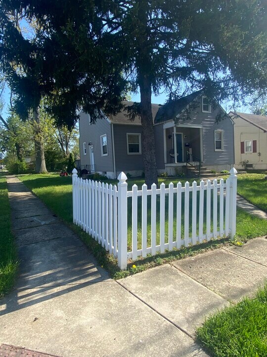 100 2nd Ave, Unit B in Mt Ephraim, NJ - Foto de edificio