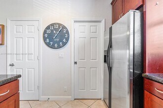 1835 N Dixie Hwy in Fort Lauderdale, FL - Building Photo - Building Photo