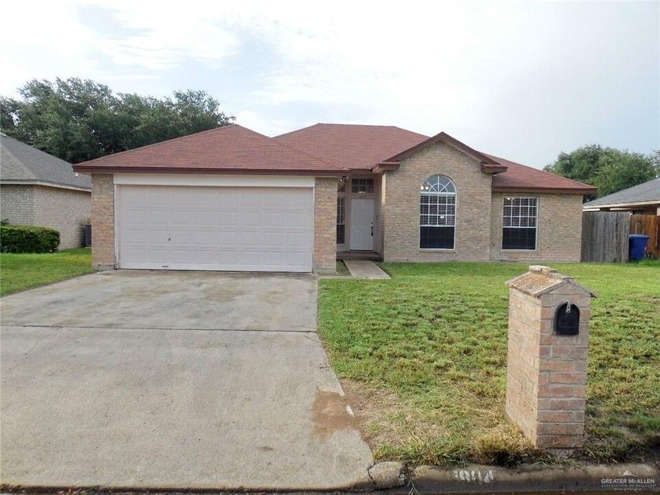 1904 Lark Ave in McAllen, TX - Building Photo