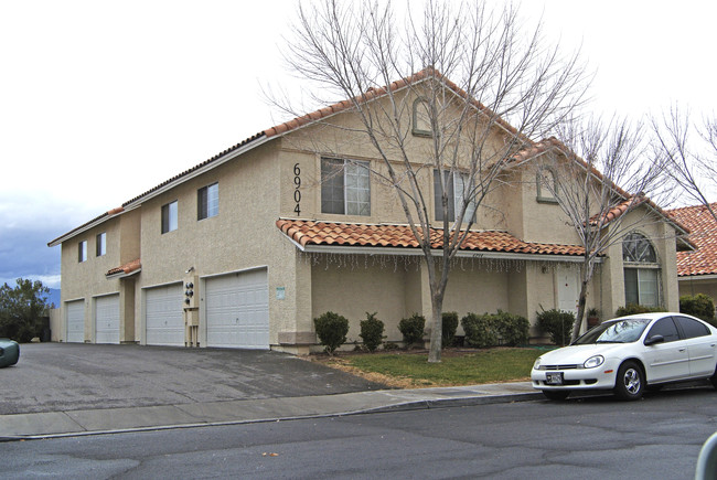 Rainbow Gardens in Las Vegas, NV - Building Photo - Building Photo