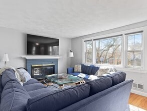 45 Redwood Dr in Norwood, MA - Building Photo - Building Photo
