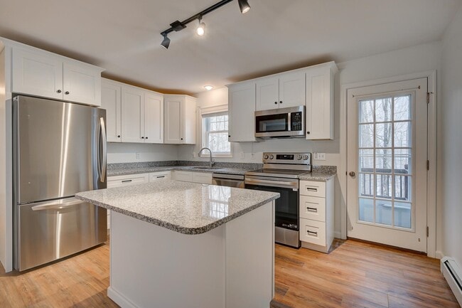 22 Bern Dr in Madison, NH - Building Photo - Building Photo