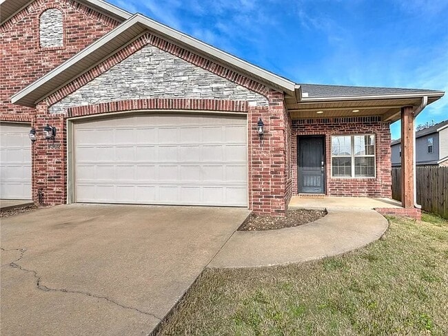 property at 4902 SW Fieldstone Blvd