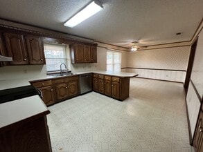 203 Kimball Dr in Wake Village, TX - Building Photo - Building Photo