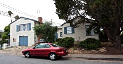 4004 Beresford St in San Mateo, CA - Building Photo - Building Photo