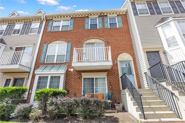 property at 6 Walnut St