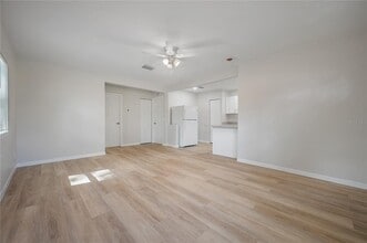 2307 E Osborne Ave in Tampa, FL - Building Photo - Building Photo