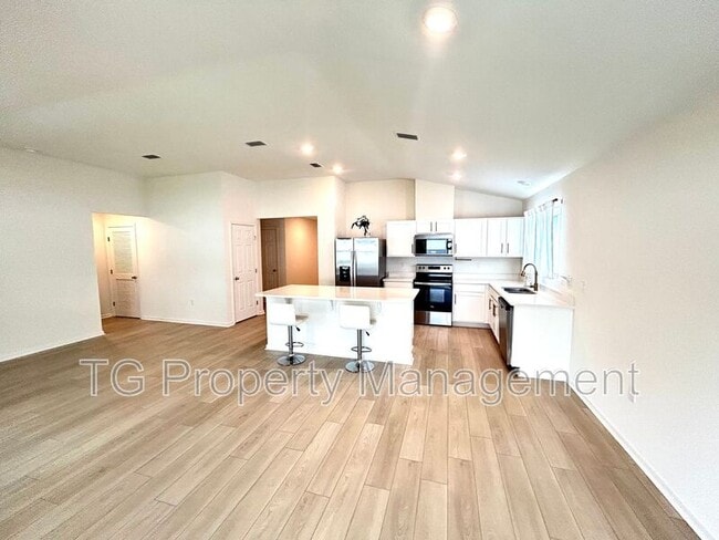 1046 Panther Lk Pkwy