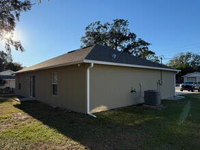2156 Deltona Blvd in Spring Hill, FL - Building Photo - Building Photo