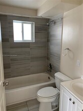 960 Biarritz Dr in Miami Beach, FL - Building Photo - Building Photo