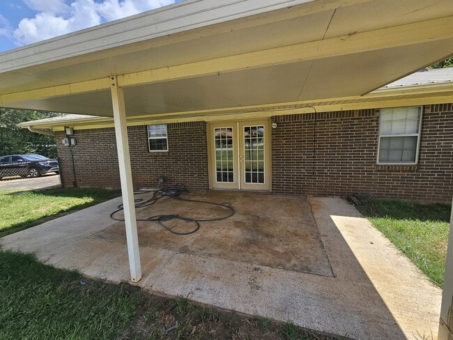 705 Hummingbird Trail in Atlanta, TX - Building Photo - Building Photo