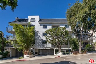 1129 Larrabee St in West Hollywood, CA - Building Photo - Building Photo