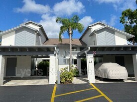 6308 Sugar Bush Ln in Ft. Myers, FL - Building Photo