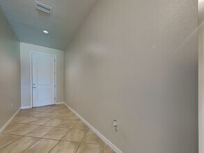 8214 Olive Brook Dr in Wesley Chapel, FL - Building Photo - Building Photo
