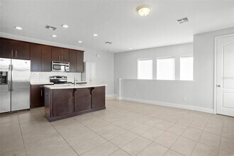 13590 Lessing Ave in Orlando, FL - Foto de edificio - Building Photo